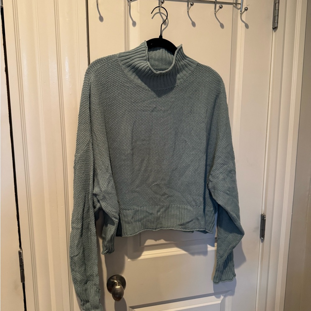 American Eagle Cropped Sweater